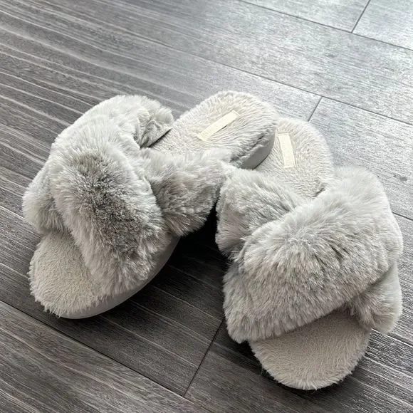 Halluci Faux Fur Slippers